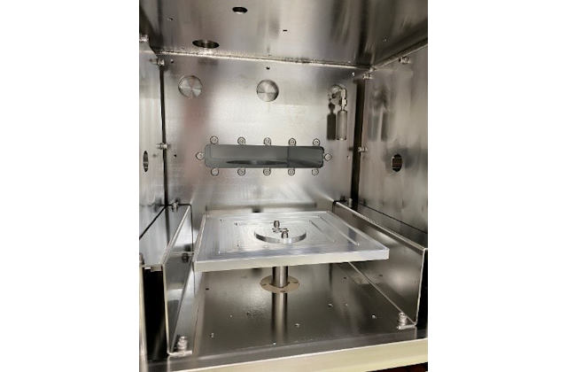 Модуль загрузки/выгрузки с металлической кассетой для пластин